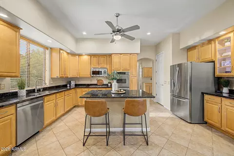 Kitchen - 2089 E Park Ave, Gilbert, AZ 85234 photo 2 of 5