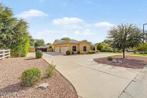 Exterior - 2089 E Park Ave, Gilbert, AZ 85234 photo 2 of 7