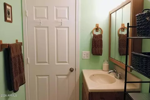 Bath - 300 E Phoenix St, Payson, AZ 85541 photo 4 of 4