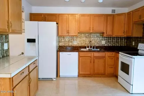 Kitchen - 300 E Phoenix St, Payson, AZ 85541 photo 1 of 2