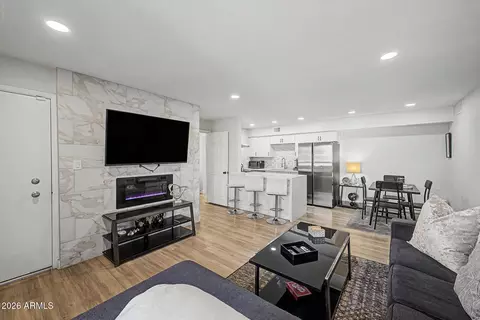 Living - 2625 E Indian School Rd #244, Phoenix, AZ 85016 photo 2 of 3