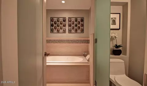 Bath - 3133 E Claremont Ave, Phoenix, AZ 85016 photo 6 of 8