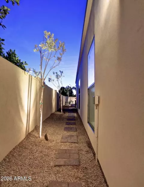 Exterior - 3133 E Claremont Ave, Phoenix, AZ 85016 photo 1 of 10