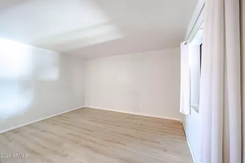 Living - 17 E Ruth Ave #202, Phoenix, AZ 85020 photo 4 of 4