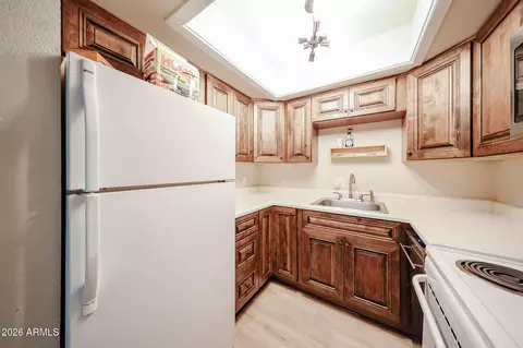 Kitchen - 17 E Ruth Ave #202, Phoenix, AZ 85020 photo 1 of 3
