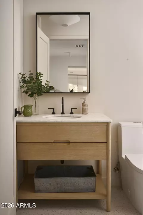 Bath - 4035 E Mcdonald Dr, Phoenix, AZ 85018 photo 7 of 7