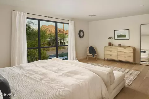 Bedroom - 4035 E Mcdonald Dr, Phoenix, AZ 85018 photo 1 of 4