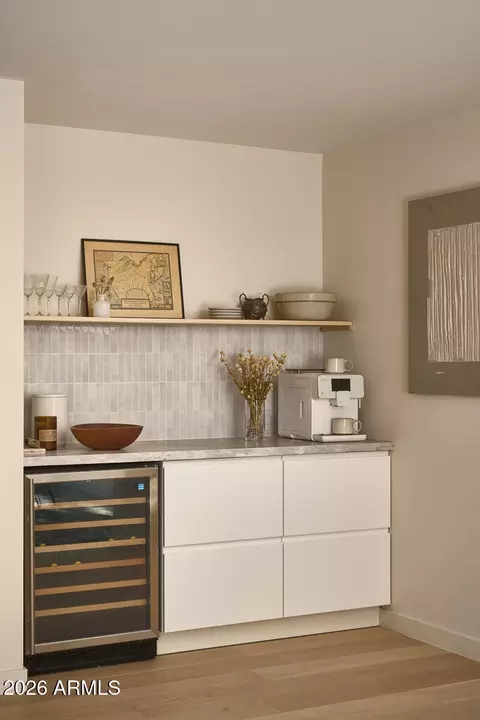 Kitchen - 4035 E Mcdonald Dr, Phoenix, AZ 85018 photo 4 of 5