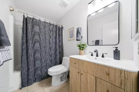 Bath - 738 S Colonial St, Gilbert, AZ 85296 photo 1 of 2