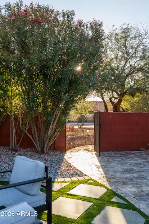 Exterior - 3912 E Shannon St, Phoenix, AZ 85044 photo 3 of 15