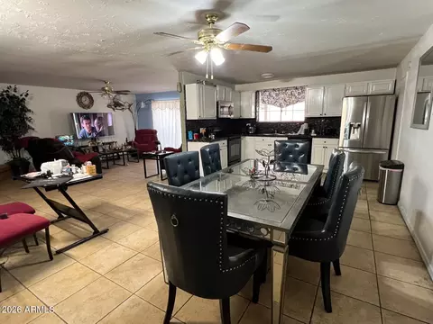 Dining - 3053 N 53rd Dr, Phoenix, AZ 85031 photo 2 of 3