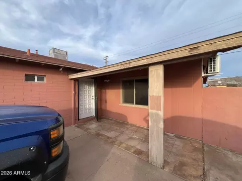 Exterior - 3053 N 53rd Dr, Phoenix, AZ 85031 photo 6 of 10