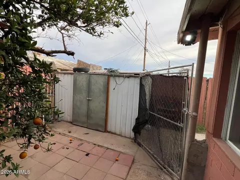 Exterior - 3053 N 53rd Dr, Phoenix, AZ 85031 photo 9 of 10