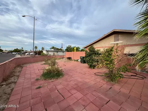Exterior - 3053 N 53rd Dr, Phoenix, AZ 85031 photo 5 of 10