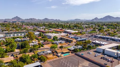 View/Area - 2319 Earll Dr, Phoenix, AZ 85016 photo 2 of 2