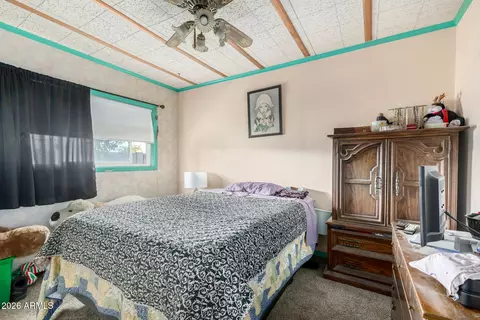 Bedroom - 2250 W Augusta Ave, Phoenix, AZ 85021 photo 4 of 6