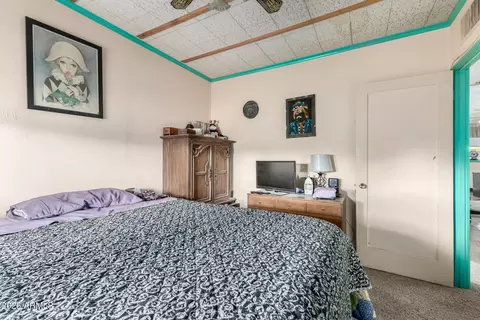 Bedroom - 2250 W Augusta Ave, Phoenix, AZ 85021 photo 5 of 6