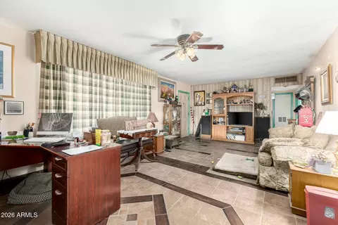 Living - 2250 W Augusta Ave, Phoenix, AZ 85021 photo 1 of 2