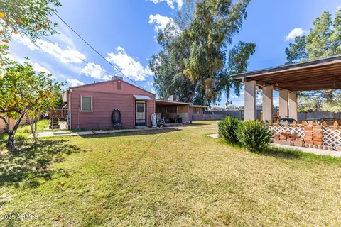 Exterior - 2250 W Augusta Ave, Phoenix, AZ 85021 photo 8 of 11