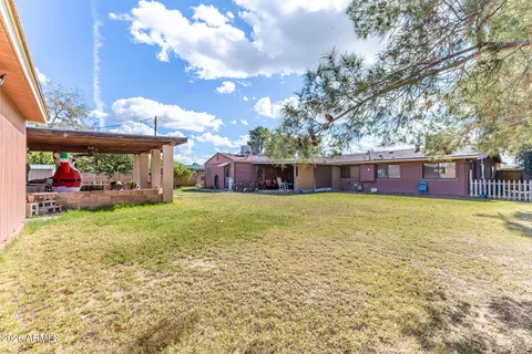 Exterior - 2250 W Augusta Ave, Phoenix, AZ 85021 photo 9 of 11