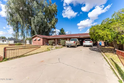 Exterior - 2250 W Augusta Ave, Phoenix, AZ 85021 photo 2 of 11