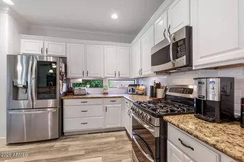 Kitchen - 4212 E Patrick Ct, Gilbert, AZ 85295 photo 3 of 5