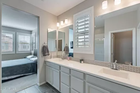 Bath - 1741 E Chelsea Ln, Gilbert, AZ 85295 photo 5 of 6