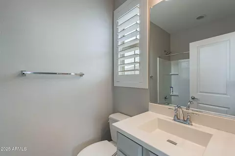 Bath - 1741 E Chelsea Ln, Gilbert, AZ 85295 photo 2 of 6