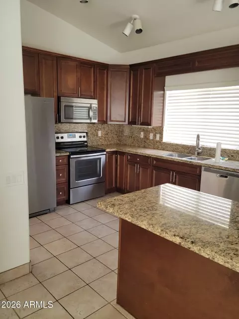 Kitchen - 4163 E Silverwood Dr, Phoenix, AZ 85048 photo 1 of 3