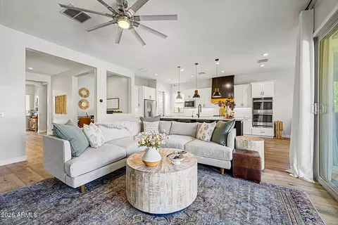 22469 N 96th Dr, Peoria, AZ 85383