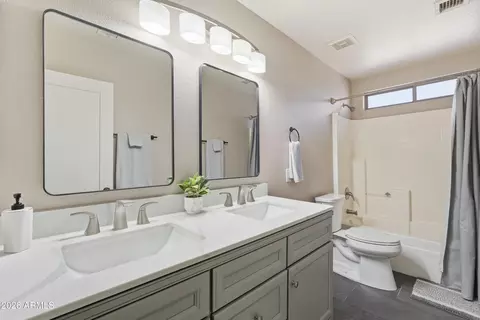 Bath - 2003 E Mariposa Grande Ave, Phoenix, AZ 85024 photo 6 of 6