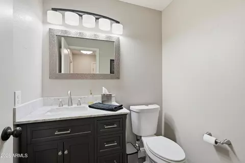 Bath - 2003 E Mariposa Grande Ave, Phoenix, AZ 85024 photo 1 of 6