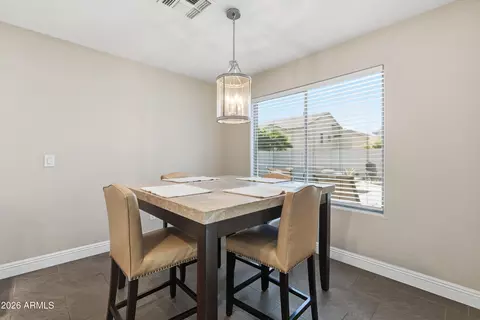 Dining - 2003 E Mariposa Grande Ave, Phoenix, AZ 85024 photo 2 of 3