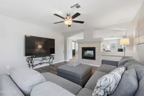 Living - 2003 E Mariposa Grande Ave, Phoenix, AZ 85024 photo 1 of 1