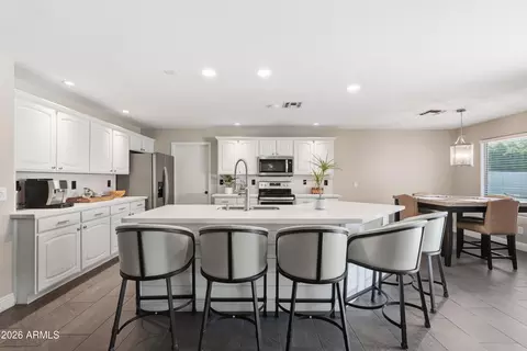 Kitchen - 2003 E Mariposa Grande Ave, Phoenix, AZ 85024 photo 2 of 4