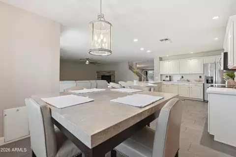 Dining - 2003 E Mariposa Grande Ave, Phoenix, AZ 85024 photo 3 of 3