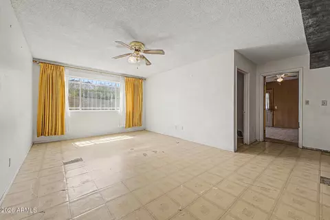 Living - 101 E Thunderbird Trl, Phoenix, AZ 85042 photo 1 of 6