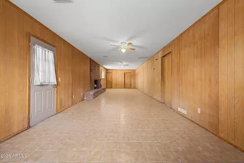 Living - 101 E Thunderbird Trl, Phoenix, AZ 85042 photo 2 of 6