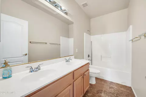 Bath - 4049 E Aspen Way, Gilbert, AZ 85234 photo 4 of 5