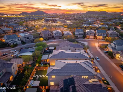 View/Area - 3413 E Crest Ln, Phoenix, AZ 85050 photo 2 of 13