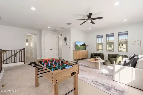 Entry Way - 3413 E Crest Ln, Phoenix, AZ 85050 photo 4 of 5