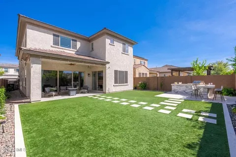 Exterior - 3413 E Crest Ln, Phoenix, AZ 85050 photo 6 of 13