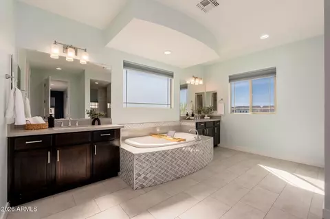 Bath - 3413 E Crest Ln, Phoenix, AZ 85050 photo 4 of 7