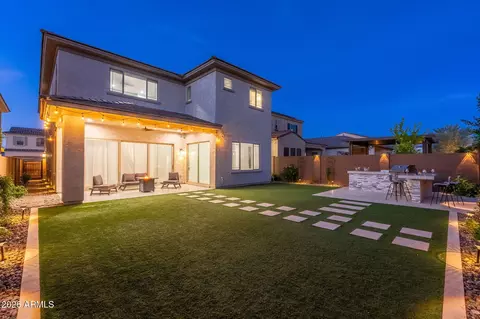 Exterior - 3413 E Crest Ln, Phoenix, AZ 85050 photo 3 of 13