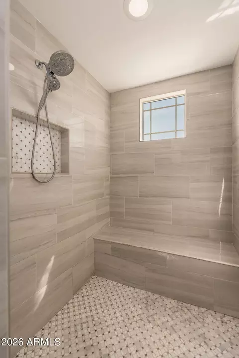 Bath - 3413 E Crest Ln, Phoenix, AZ 85050 photo 6 of 7