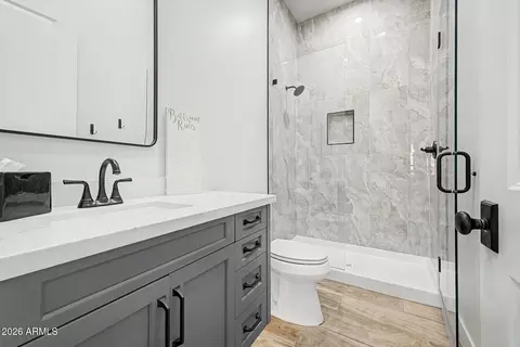 Bath - 1444 N Aaron Cir, Mesa, AZ 85207 photo 4 of 7