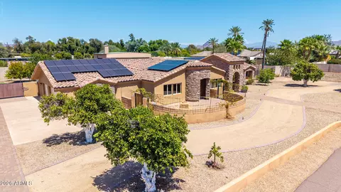 Exterior - 3109 N Gilbert Rd, Mesa, AZ 85203 photo 3 of 23