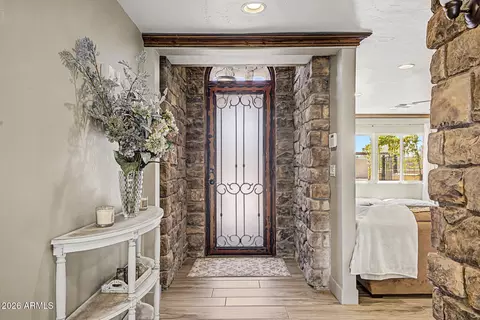Entry Way - 3109 N Gilbert Rd, Mesa, AZ 85203 photo 1 of 1