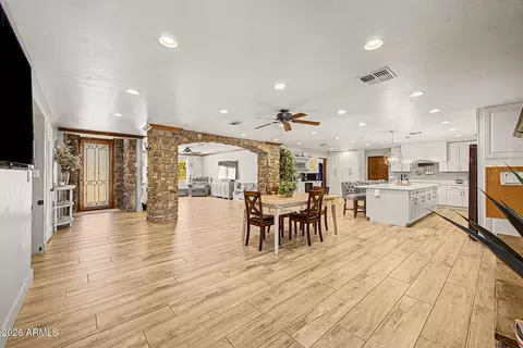 Dining - 3109 N Gilbert Rd, Mesa, AZ 85203 photo 2 of 2