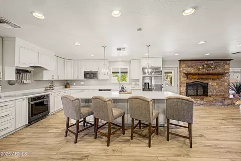 Kitchen - 3109 N Gilbert Rd, Mesa, AZ 85203 photo 2 of 4